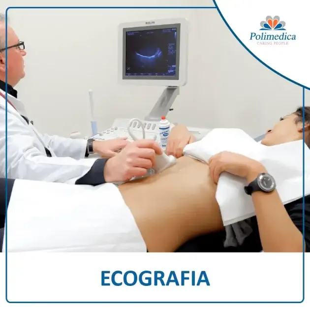 Foto, con logo di Polimedica Melfi, di un medico che impugna una sonda di un ecografo e esegue una ecografia sul ventre di una paziente. Immagine utilizzata per la pagina Ecografia.