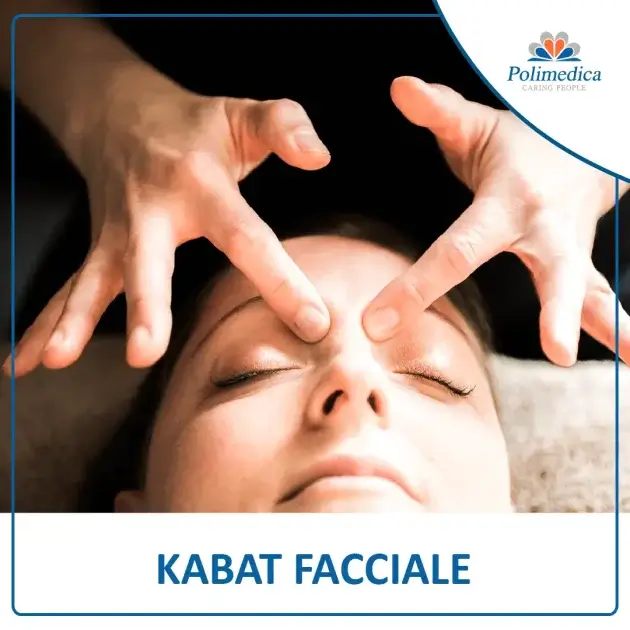 Foto, con logo di Polimedica Melfi, di un fisioterapista che esegue un trattamento di Kabat facciale ad una donna. Immagine utilizzata per la pagina Kabat facciale.